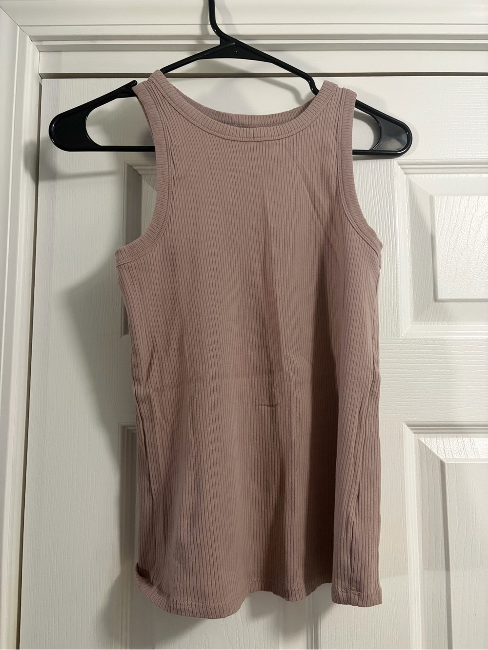 Sleeveless Ribbed Tank Top in Dusty Mauve